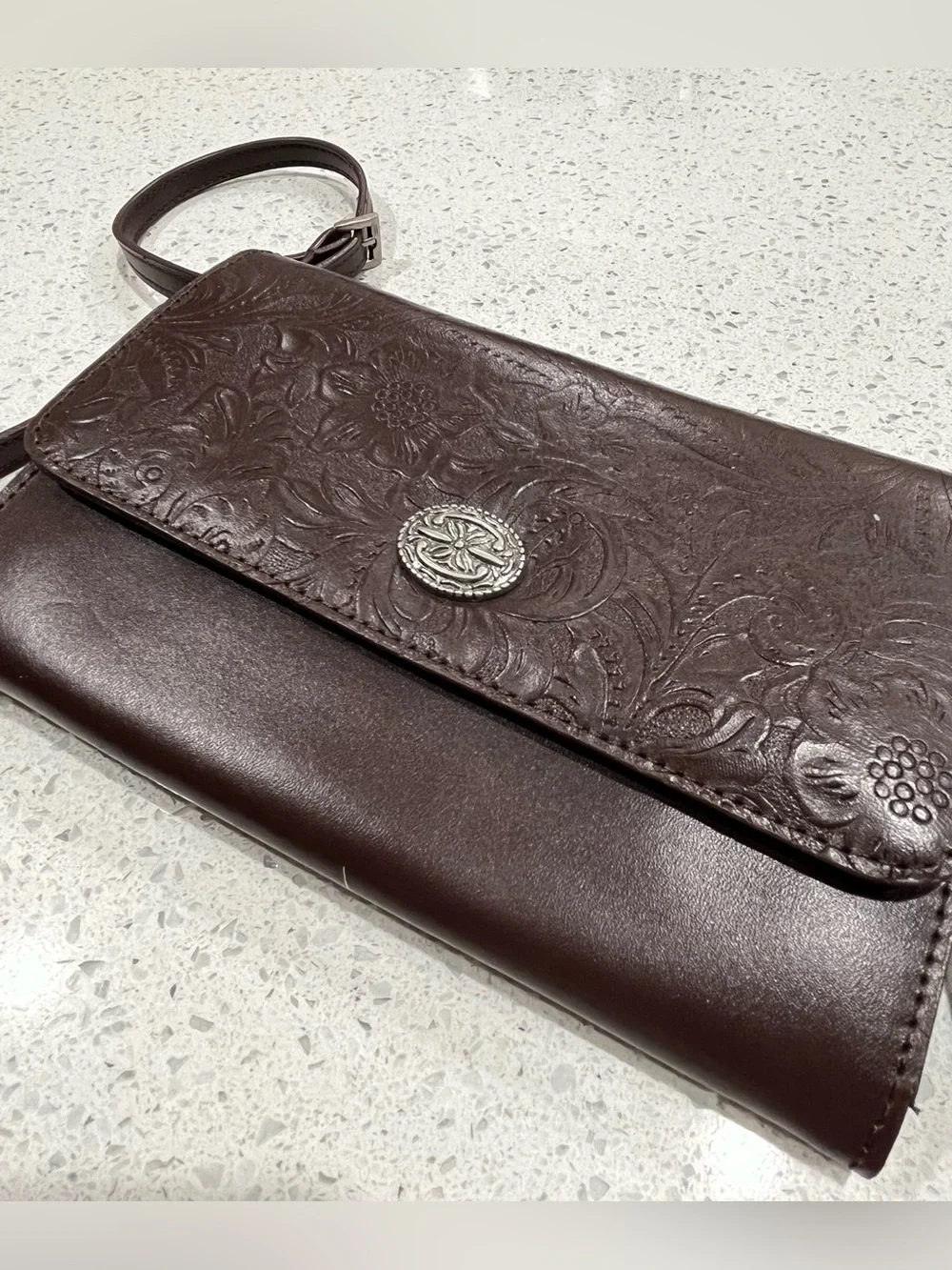 Minnetonka Genuine Brown Tooled Leather Crossbody Bag/Wallet w Adjustable Strap